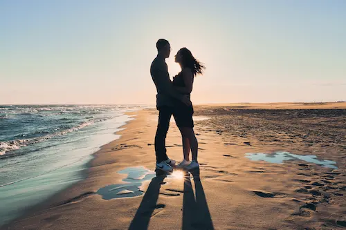 shooting photo lifestyle couple en Camargue Nîmes Montpellier en bord de mer